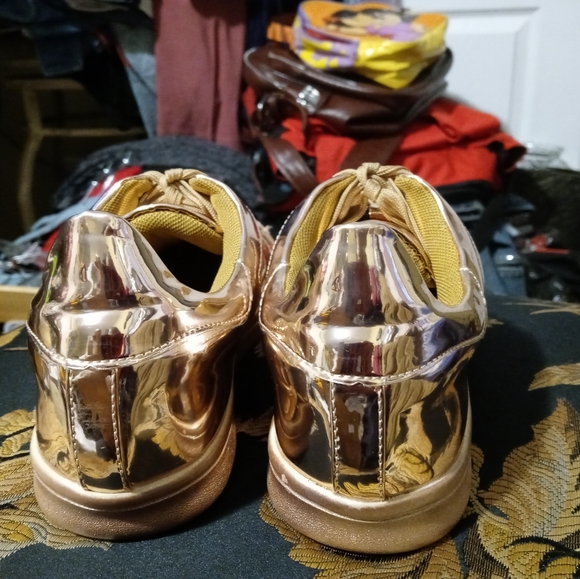 N.Y.L.A. ICONIC SHINY GOLDEN NEW! SIZE 6 WOMEN SNEAKERS,🎁GIFT IT. - Picture 8 of 14
